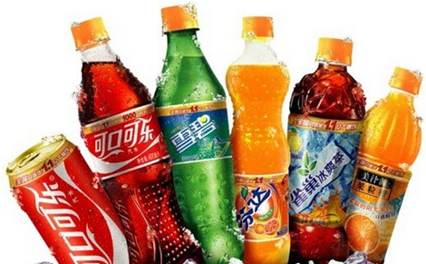 眼科專家：預(yù)防近視要少喝碳酸飲料（圖）_1