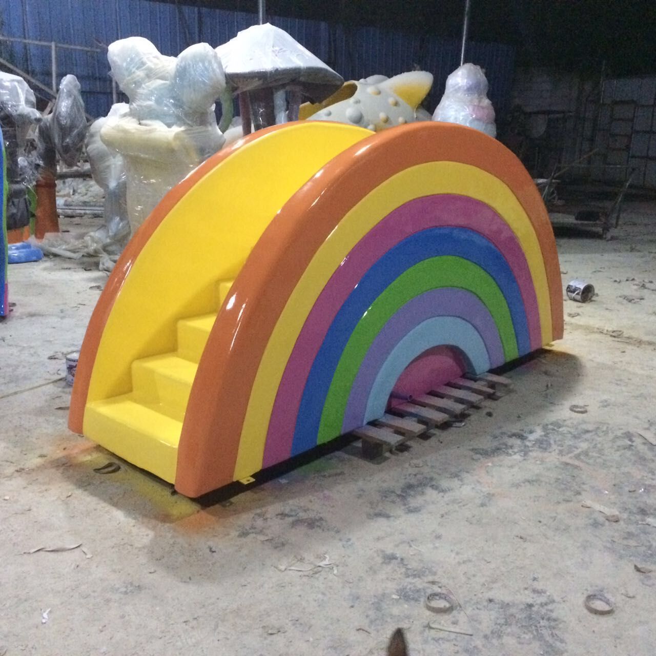 韶關(guān)玻璃鋼滑梯系列戲水小品水上樂園設(shè)施生產(chǎn)廠家_1