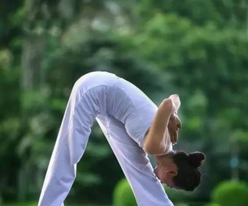 專家告訴你改善腰椎間盤突出最好的方法，趕快轉(zhuǎn)走_(dá)2