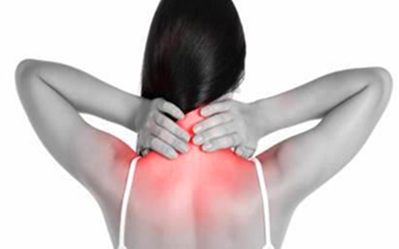 頸椎病困擾多年如何改善才能擺脫_1