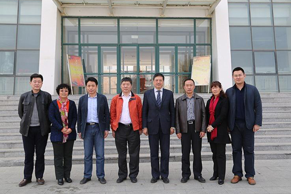 北京新航線(xiàn)英才教育投資公司來(lái)煙工職院考察（圖）_1