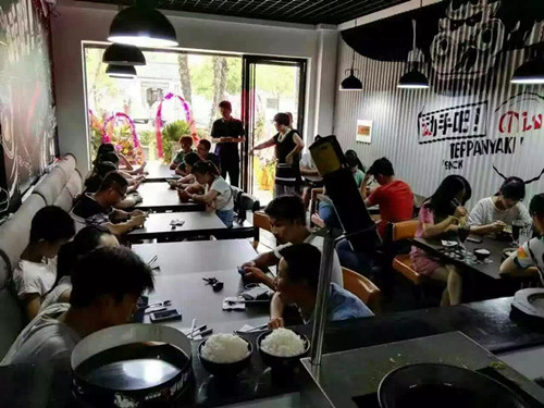 餐飲加盟-特色餐飲加盟-快餐加盟-板燒廚房一鐵板快餐(圖)_1