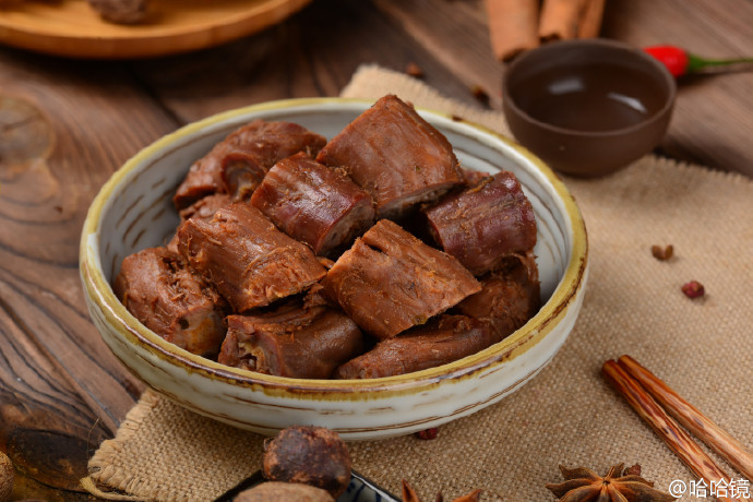 北京鴨脖鹵菜熟食培訓(xùn)機(jī)構(gòu)，學(xué)習(xí)鹵菜技術(shù)多少錢_1