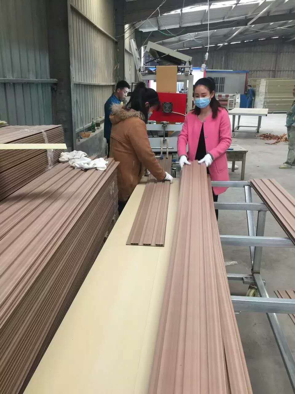 襄樊集成墻面墻上新時裝（圖）_1