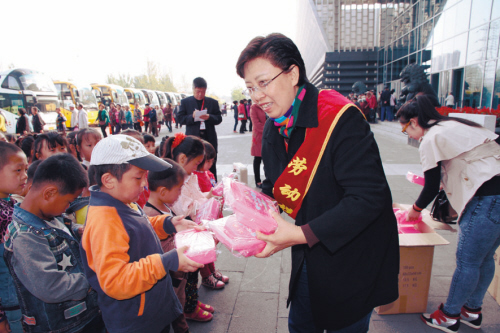 “爱心圆梦教育”扎根学生课程 （图）_1