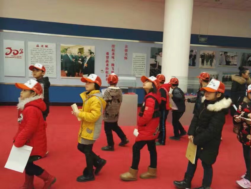 學(xué)習(xí)使我快樂 奉獻(xiàn)使我成長(zhǎng)（圖）_2