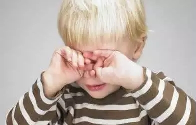 视力矫正专家：为什么现在近视的小孩越来越多？（图）_2