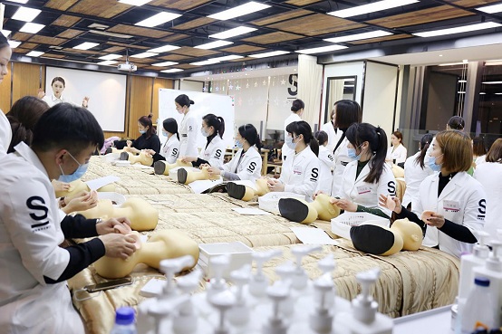 皮膚管理培訓(xùn)學(xué)校（圖）_1