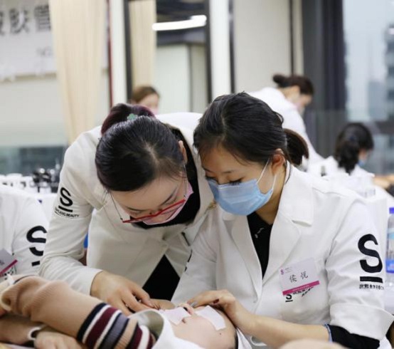 皮膚管理培訓(xùn)學(xué)校（圖）_2