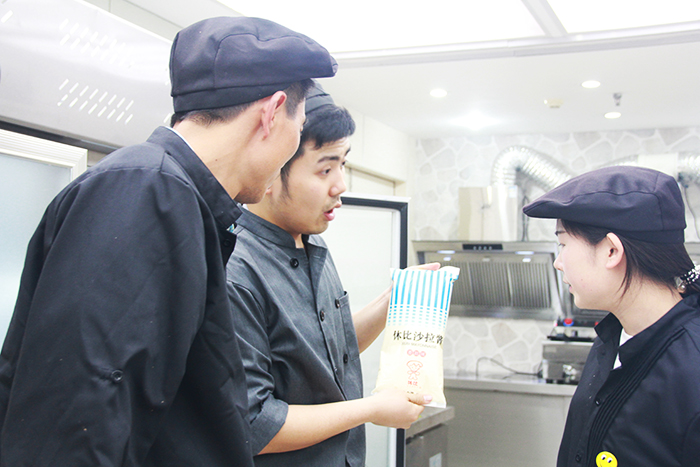 開一家動漫主題店_3