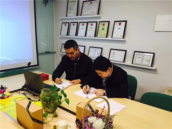 宋店長(zhǎng)成功加盟陶指藝兒童手工店(圖)_3