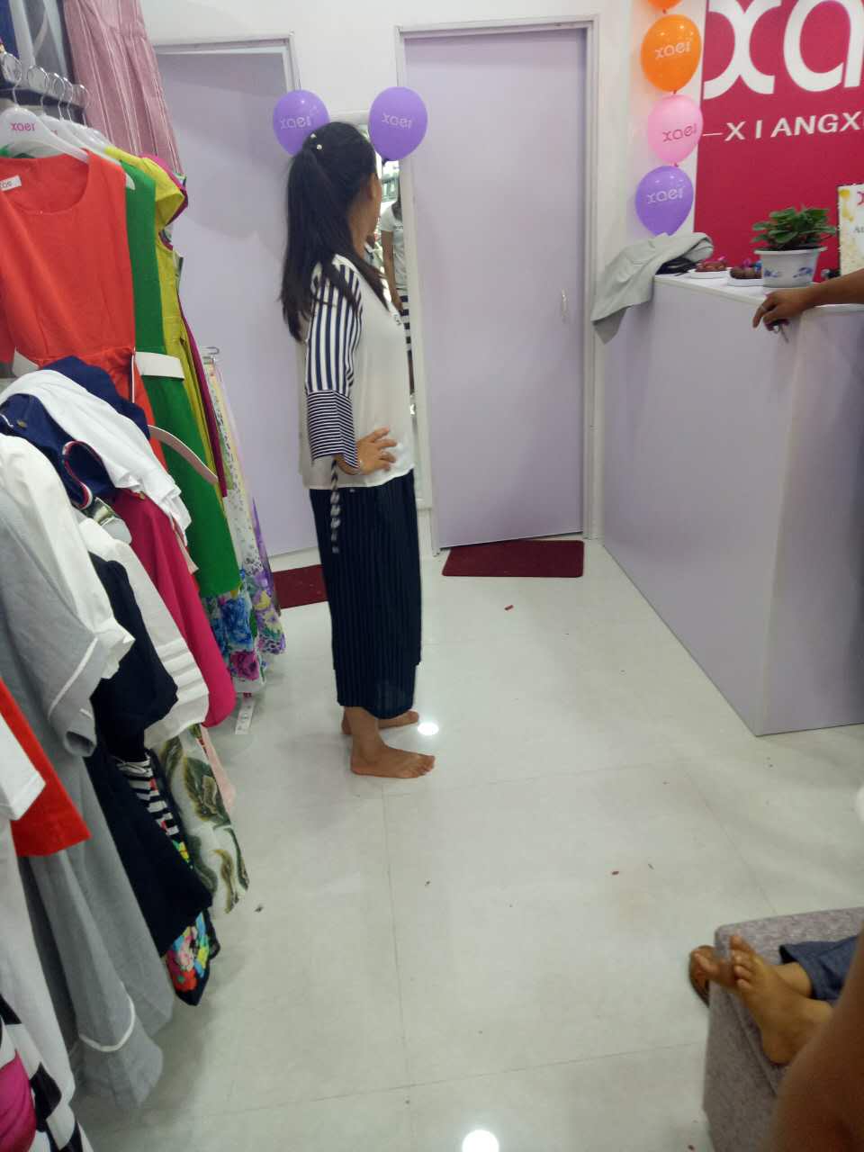 廣州女裝服裝代理，香炫兒女裝加盟打造時代女皇（圖）_1