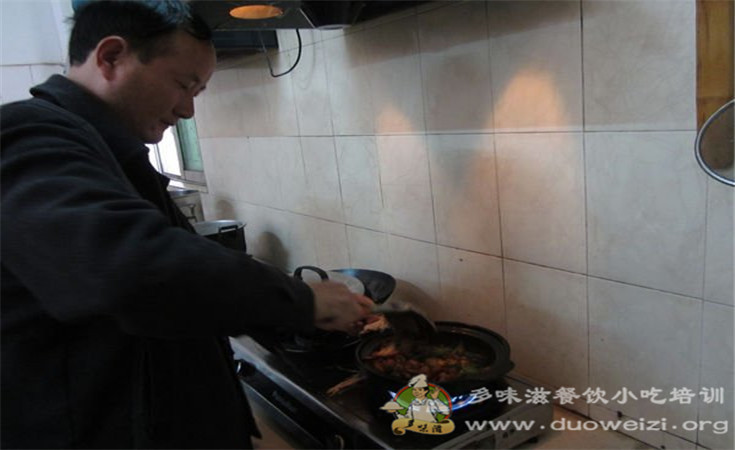 學正宗雞公煲技術(shù) 長沙雞公煲培訓（圖）_2