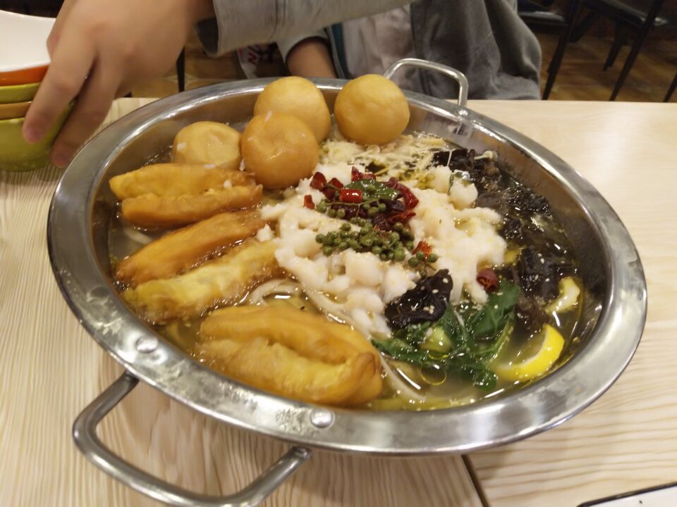 九兩魚酸菜魚面加盟小投資高回報的致富項目_1