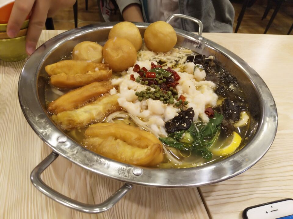 九兩魚酸菜魚面加盟小投資高回報的致富項目_2