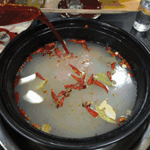 一次性純清油鍋底重塑串串界新氣象（圖）_2