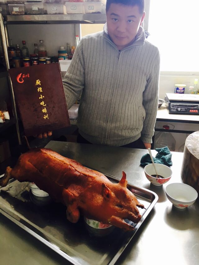 专业烤脆皮乳猪培训班-广州在哪里有烤大猪技术学（图）_1