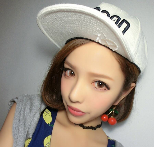 小眼睛MM如何選擇美瞳POLYTOUCH隱形眼鏡工廠（圖）_1