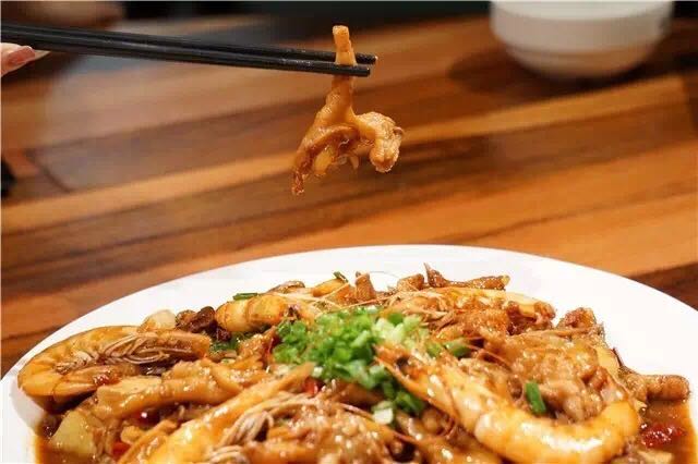 北京肉蟹煲加盟哪个好，小胖大嘴肉蟹煲美妙享受（图）_1