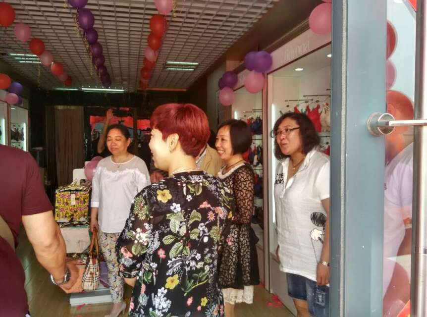 廣州開一家內(nèi)衣店多少錢，狄朵娜內(nèi)衣值得信賴（圖）_1