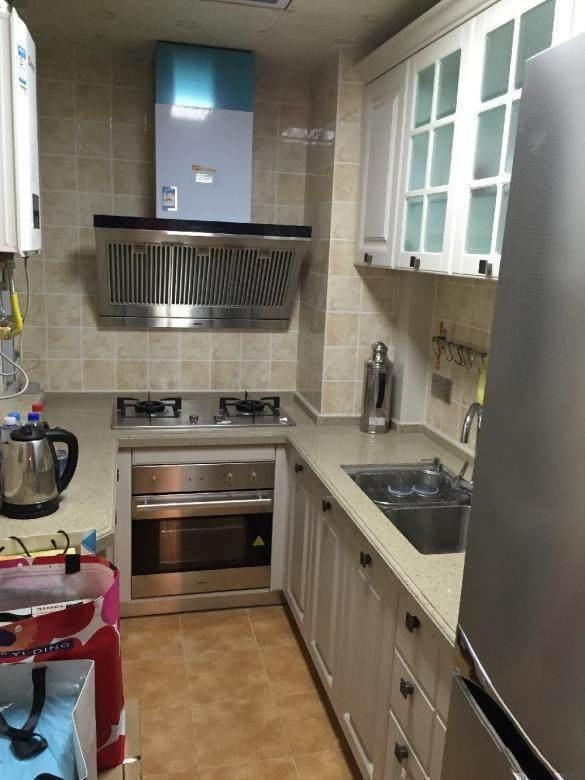 廚房面積小，不防裝修塊擱板（圖）_1