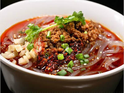 創(chuàng)業(yè)開(kāi)過(guò)橋米線店加盟費(fèi)多少錢？（圖）_1