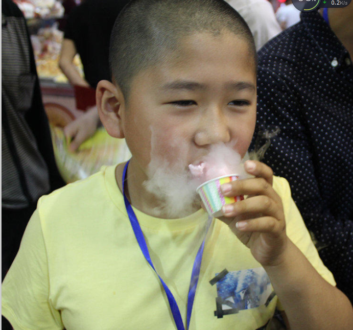 衛(wèi)輝吃起來會冒煙的冰淇淋機加盟_1