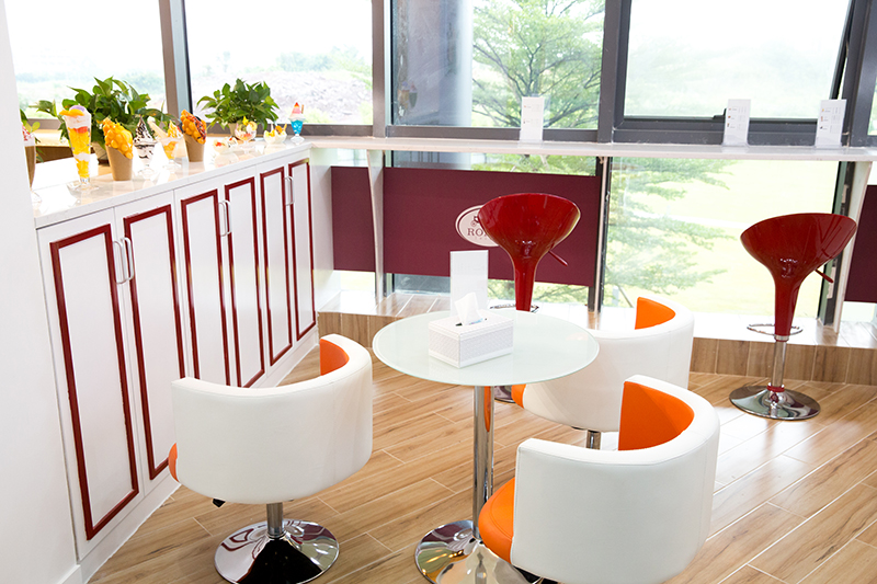 創(chuàng)業(yè)做生意，開羅瑪之戀冰淇淋加盟店人氣足生意好!_1