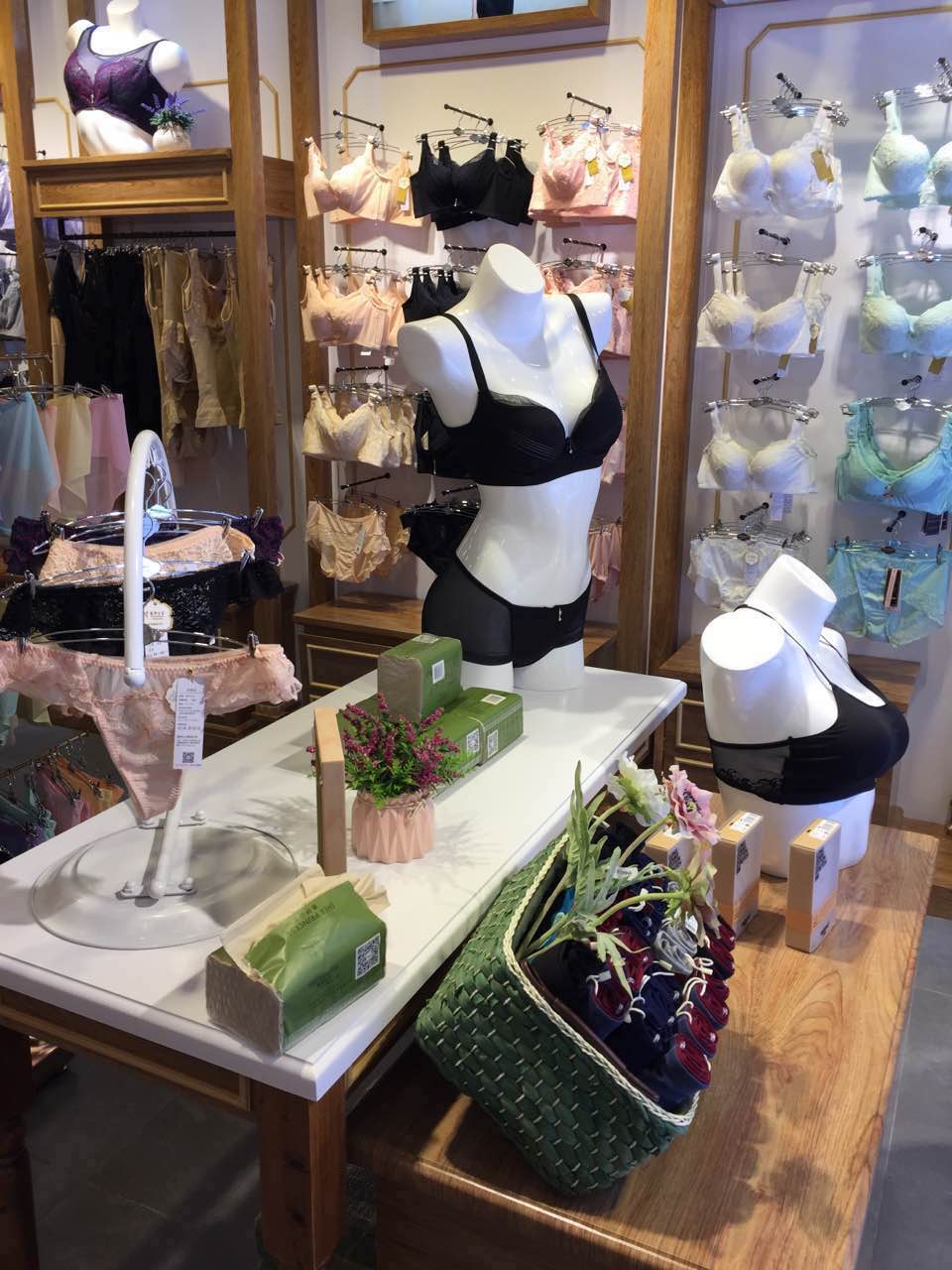 創(chuàng)新模式內衣品牌，雙運營模式的內衣店（圖）_5