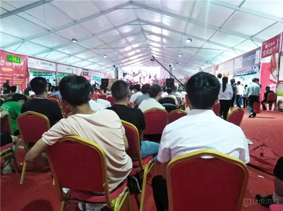 萬(wàn)人空巷看華凌，訂單贏家看雙虎（圖）_7