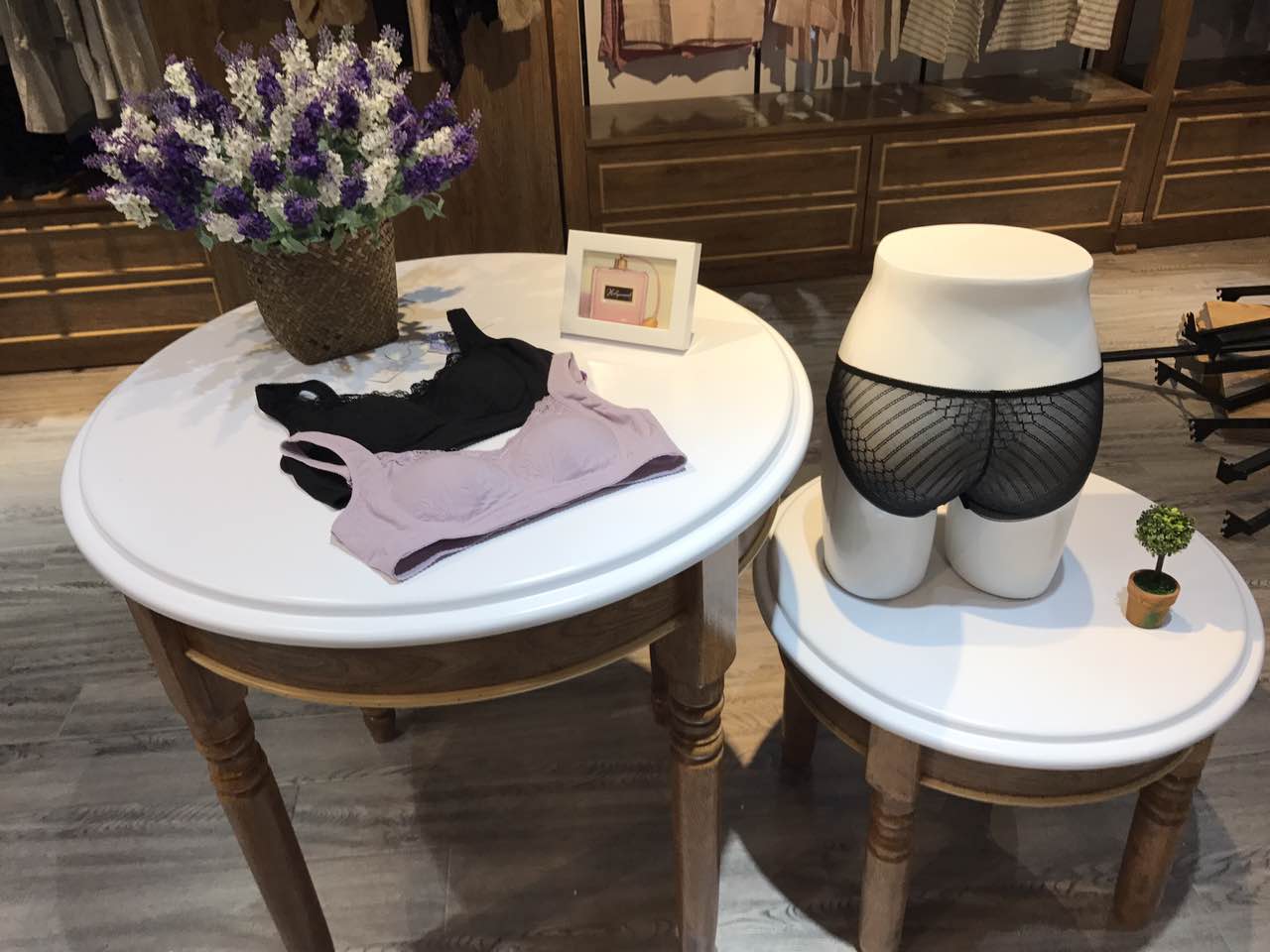 熱烈祝賀重慶渝中區(qū)一號橋香伊公主專賣店隆重開業(yè)_5