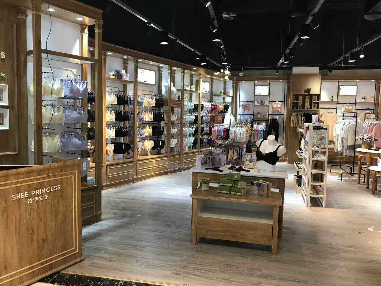 熱烈祝賀重慶渝中區(qū)一號橋香伊公主專賣店隆重開業(yè)_7