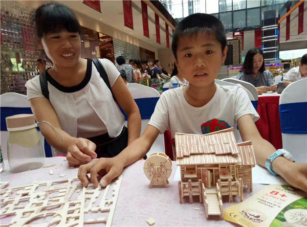 樂(lè)高積木變形金剛，3D拼圖活動(dòng)現(xiàn)場(chǎng)分享（圖）_6