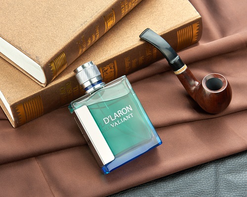 小白領(lǐng)適合用哪些香水？迪拉瑞香水白領(lǐng)的最愛(ài)（圖）_2