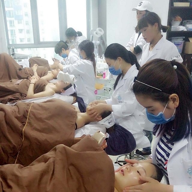 廣州皮膚管理培訓(xùn)機(jī)構(gòu)蘭施小班教學(xué)_5