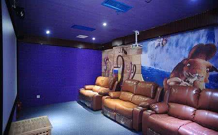 4、0未來影院私人影院設(shè)計定制影吧加盟多少錢（圖）_2