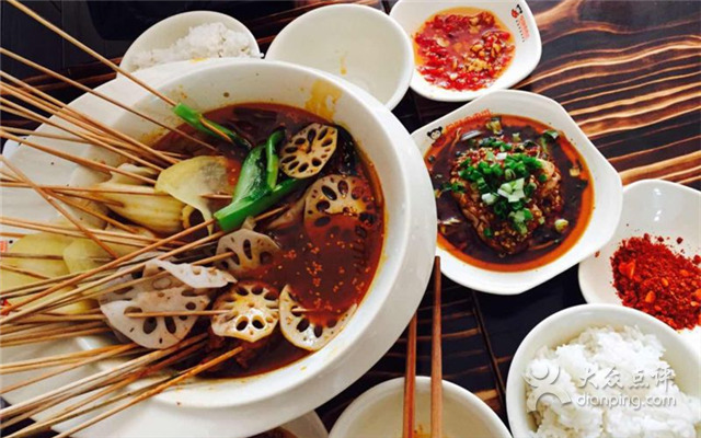 串串香加盟徐妹串串香加盟費多少串串香旋轉(zhuǎn)自助小火鍋加盟（圖）_2