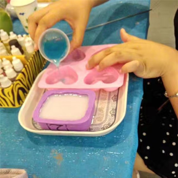 韓店長的蠟藝綜合店很受小朋友們的喜歡哦！（圖）_3