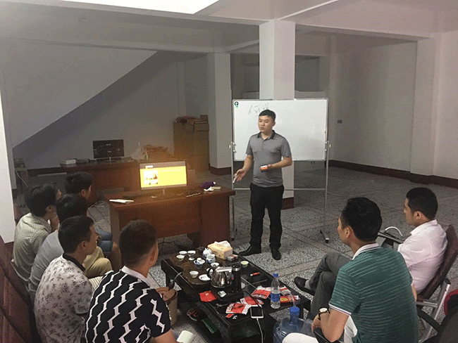 宜章我愛我縣服務(wù)站開業(yè)前崗位及制度培訓(xùn)（圖）_4