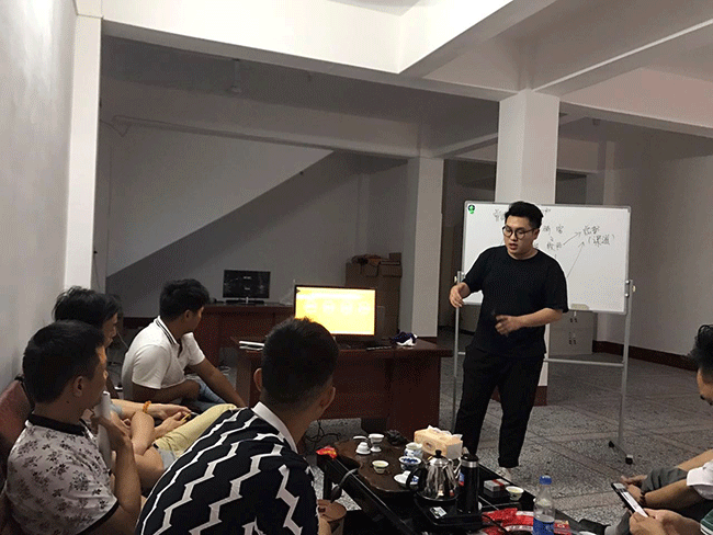 宜章我愛我縣服務(wù)站開業(yè)前崗位及制度培訓(xùn)（圖）_5