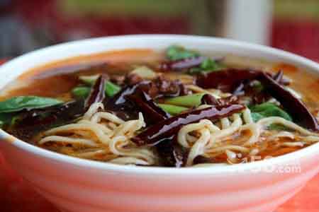 泰安牛肉板面技術(shù),菏澤板面加盟（圖）_1