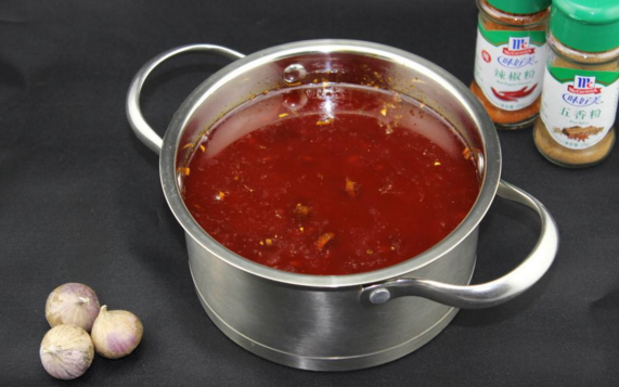 程大個旋轉(zhuǎn)小火鍋加盟費用_1