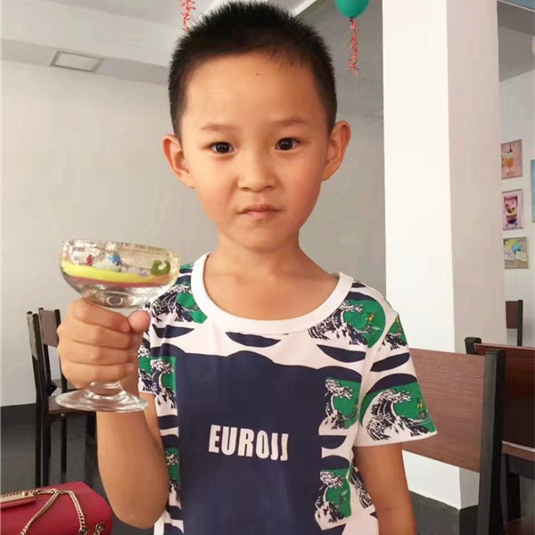 在陳店長的創(chuàng)意蠟燭店放飛自我，大膽創(chuàng)作（圖）_1