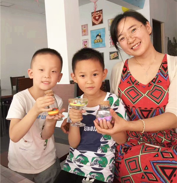 在陳店長的創(chuàng)意蠟燭店放飛自我，大膽創(chuàng)作（圖）_3