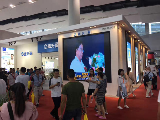 再创记录！2017广州建博会蓝天豚签约经销商超120家！（图）_9