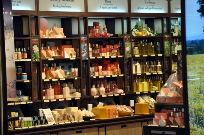 如何開一家護膚品店，加盟什么牌子好_1