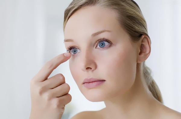 隱形眼鏡滑片的原因POLYTOUCH美瞳工廠（圖）_1