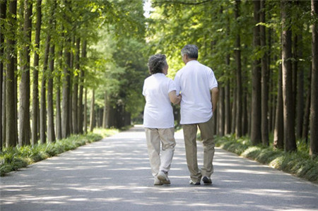 腰椎間盤突出用什么膏藥治改善果好？_2