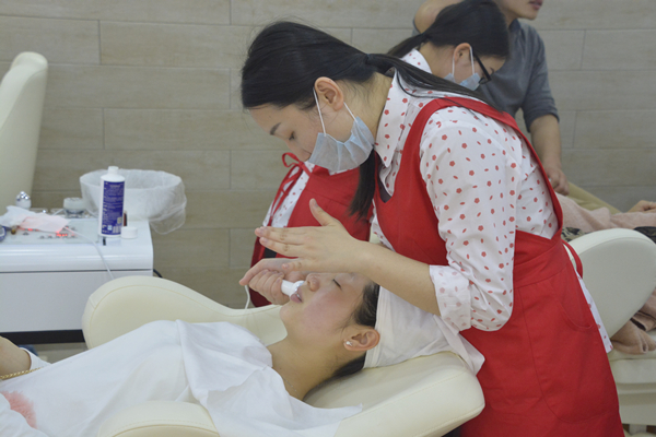 在不可逆襲的消費新時代下，好氣色快捷美容連鎖品牌應(yīng)運而生（圖）_1