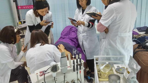 廣州皮膚管理中心加盟蘭施首家“整店輸出”模式_6